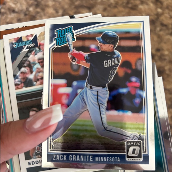 Assorted Baseball Trading Cards - Picture 16 of 16